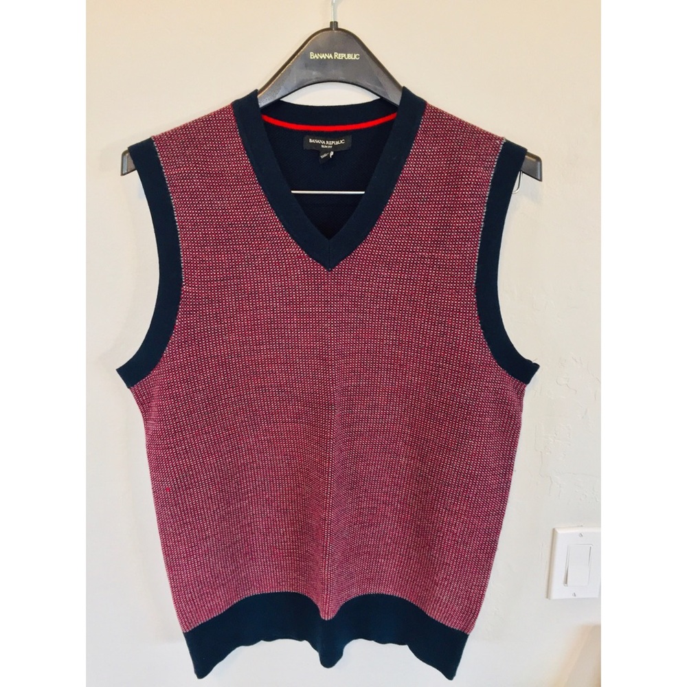 ⭐️BANANA REPUBLIC SWEATER VEST⭐️